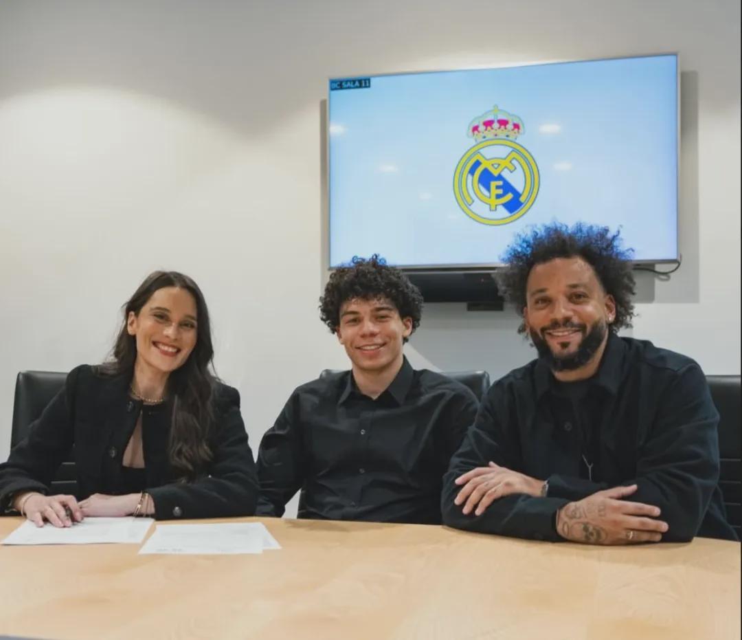 开云登录入口地址-官方：切尔西签下后防新星！罗马诺：巴萨本周续约费尔明！